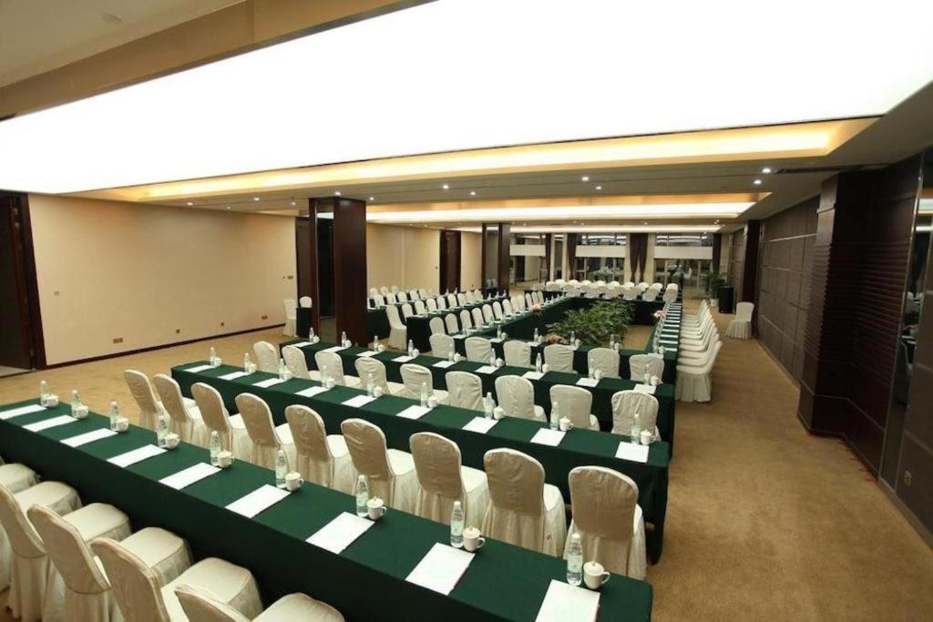 Expo Garden Hotel Kunming Exterior foto
